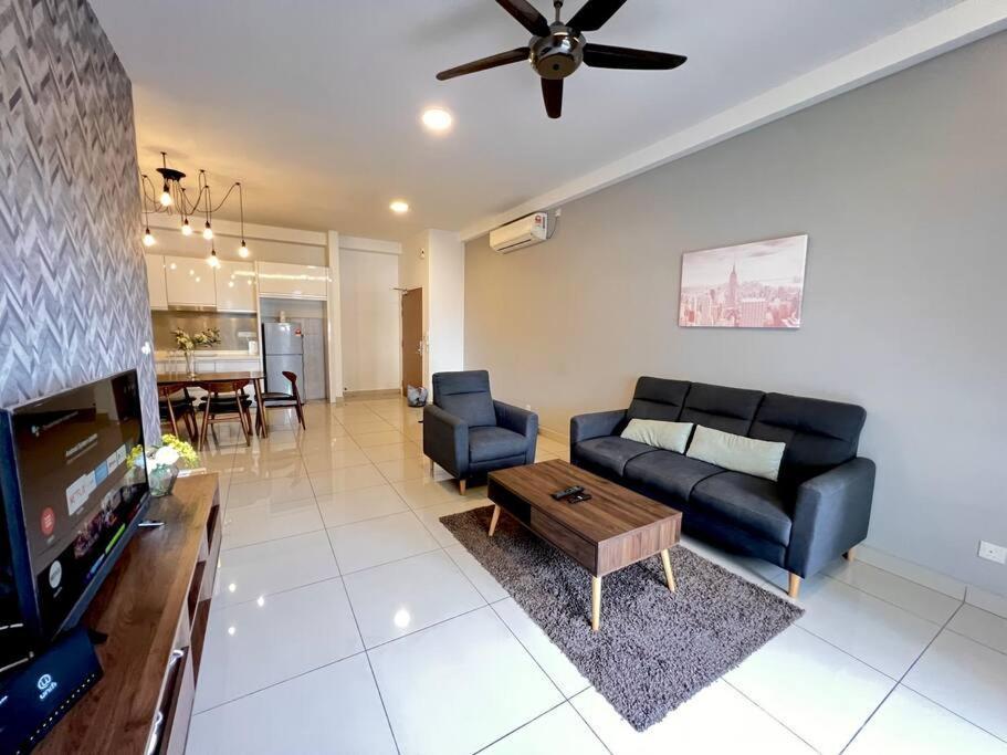 Meridinmedini Familytrip 5Min To Legoland By Vdo Homestay Nusajaya  Exterior photo
